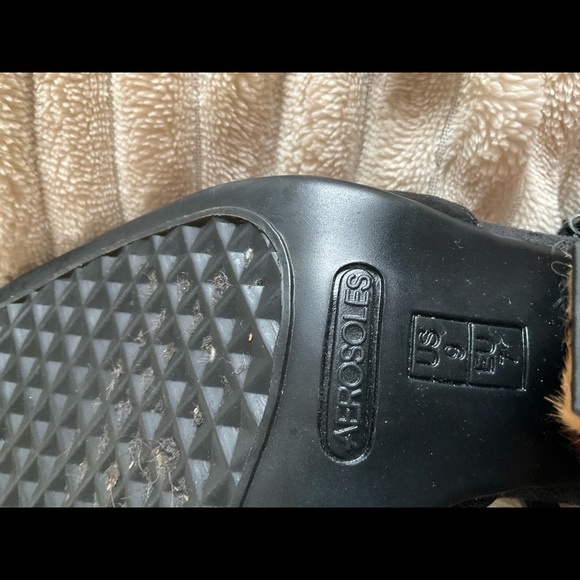 Heels - Picture 3 of 4